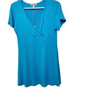Illuminative Tunic Top Size Medium Blue Vneck Short Sleeve